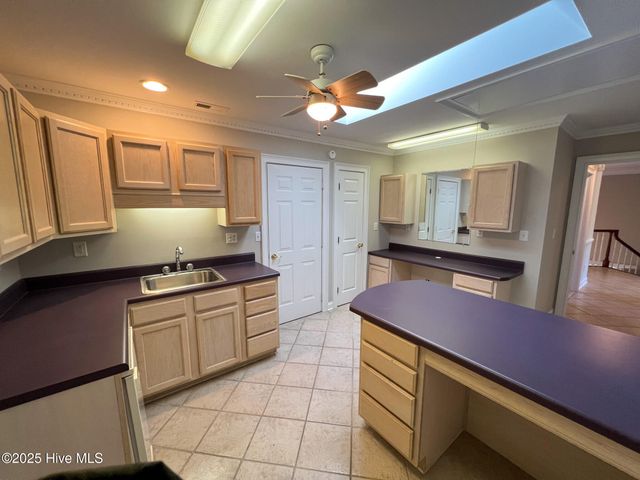 203 Westchester Drive, Morehead City, NC 28557