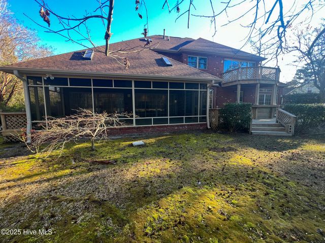 203 Westchester Drive, Morehead City, NC 28557