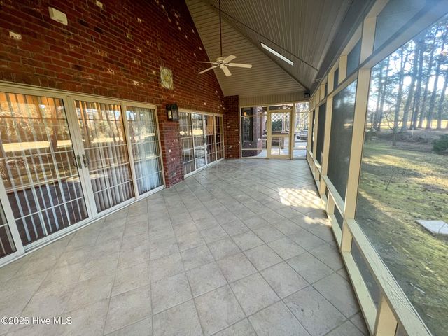 203 Westchester Drive, Morehead City, NC 28557