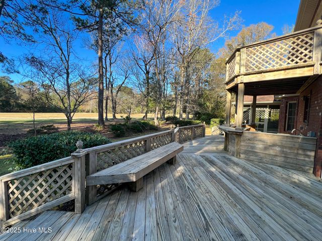 203 Westchester Drive, Morehead City, NC 28557