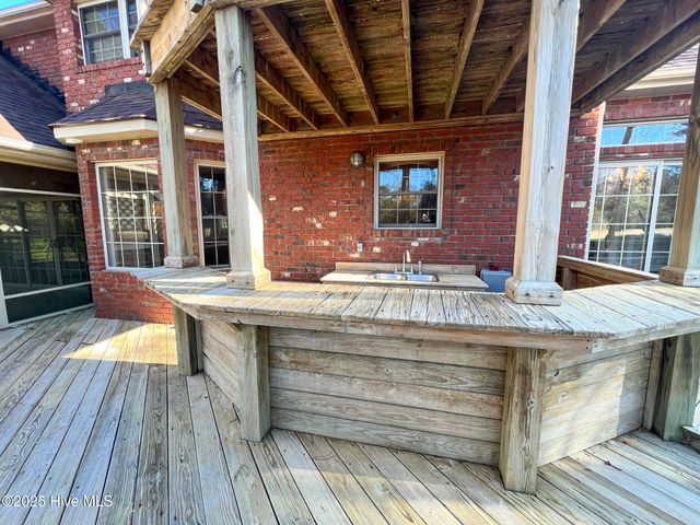 203 Westchester Drive, Morehead City, NC 28557