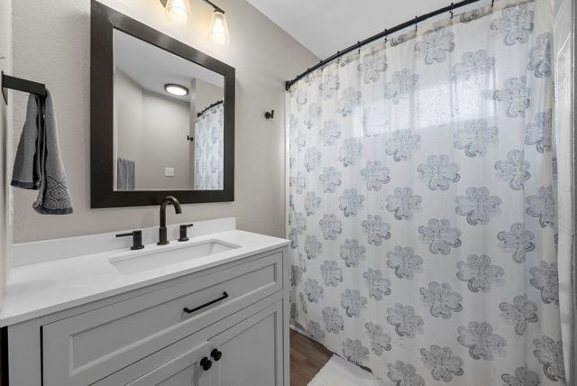 525 Rolling Oak DR, Round Rock, TX 78664