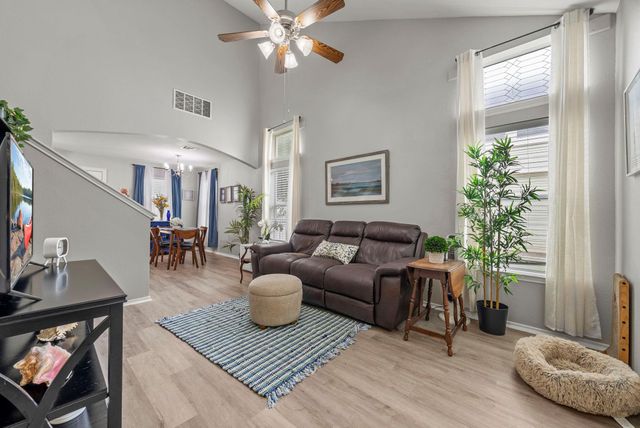 525 Rolling Oak DR, Round Rock, TX 78664