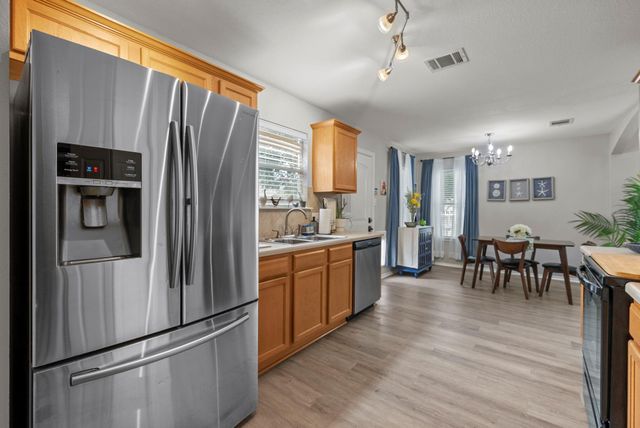 525 Rolling Oak DR, Round Rock, TX 78664