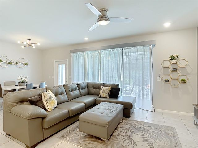 936 PARADISE DRIVE, Davenport, FL 33897