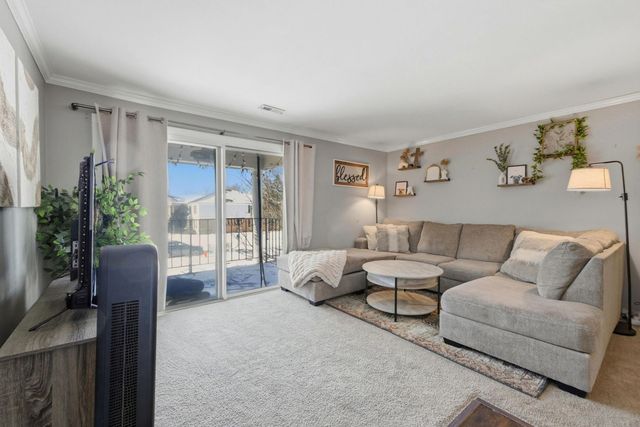 963 Golf Course Road 5, Crystal Lake, IL 60014