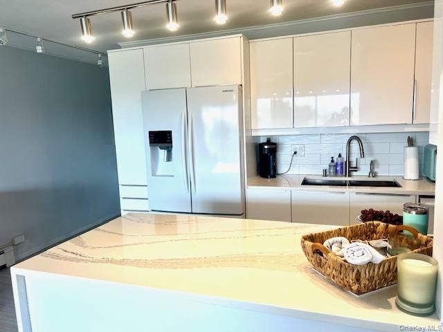35 Library Avenue 6J, Westhampton Beach, NY 11978