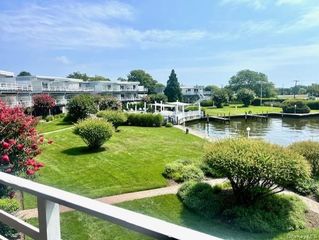 35 Library Avenue 6J, Westhampton Beach, NY 11978