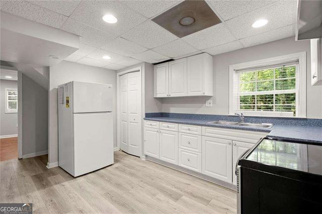 422 Afton Drive, Roswell, GA 30075