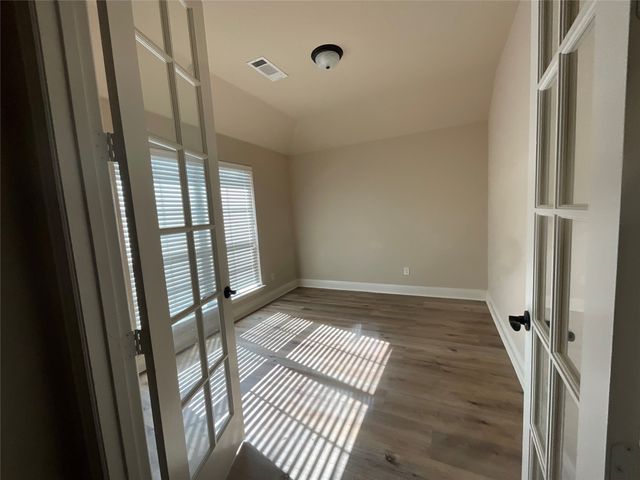 233 Valley View Drive, Waxahachie, TX 75167