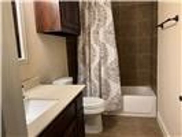 233 Valley View Drive, Waxahachie, TX 75167