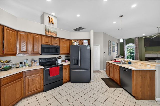 8539 CORAL CREEK LOOP, Hudson, FL 34667