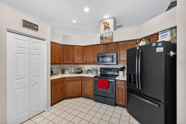 8539 CORAL CREEK LOOP, Hudson, FL 34667