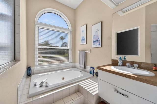 8539 CORAL CREEK LOOP, Hudson, FL 34667