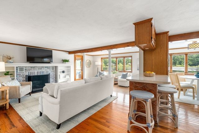 32 Treasure Island Rd, Plainville, MA 02762