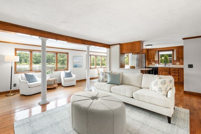 32 Treasure Island Rd, Plainville, MA 02762