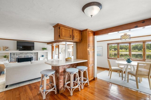 32 Treasure Island Rd, Plainville, MA 02762