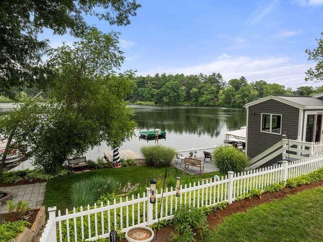 32 Treasure Island Rd, Plainville, MA 02762
