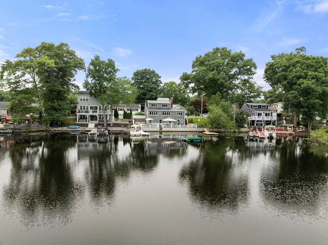 32 Treasure Island Rd, Plainville, MA 02762