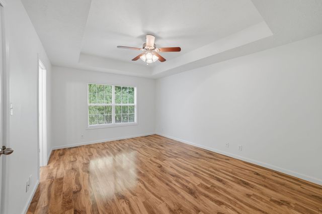1672 Parkside Dr, Clarksville, TN 37042