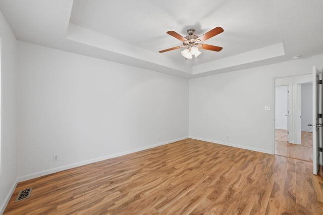 1672 Parkside Dr, Clarksville, TN 37042