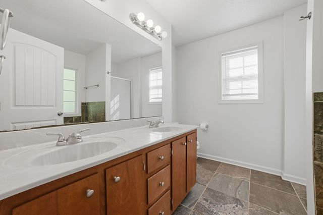 1672 Parkside Dr, Clarksville, TN 37042