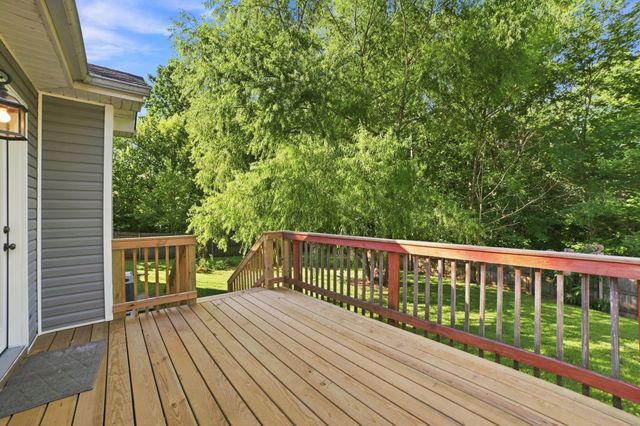 1672 Parkside Dr, Clarksville, TN 37042