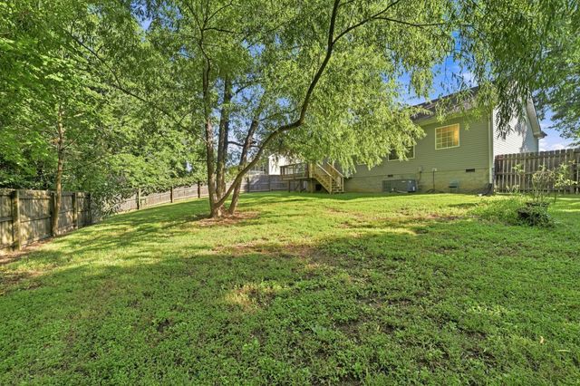 1672 Parkside Dr, Clarksville, TN 37042
