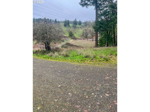 1698 DOERNER Rd, Roseburg, OR 97471