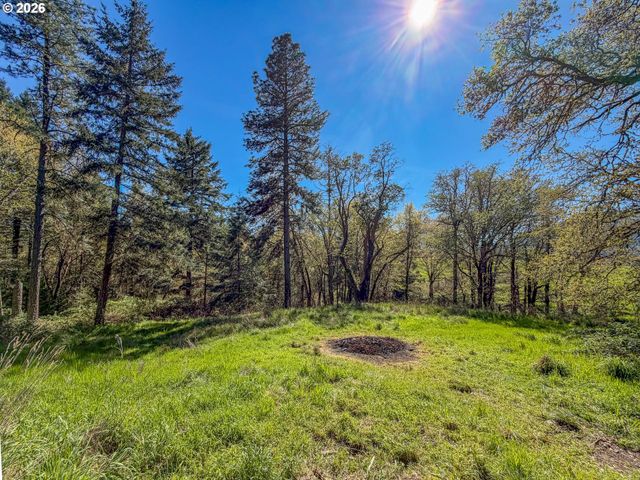 1698 DOERNER Rd, Roseburg, OR 97471