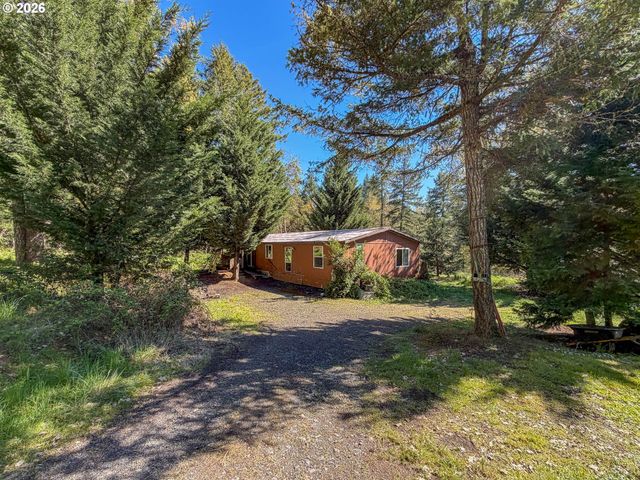 1698 DOERNER Rd, Roseburg, OR 97471