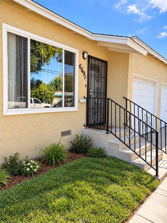 190 E 67th Street, Long Beach, CA 90805 — exterior