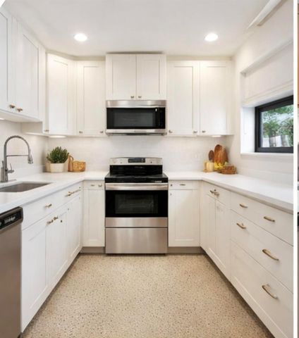 250 NE 13th Street, Delray Beach, FL 33444
