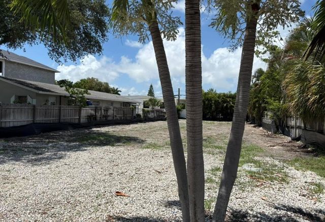 250 NE 13th Street, Delray Beach, FL 33444