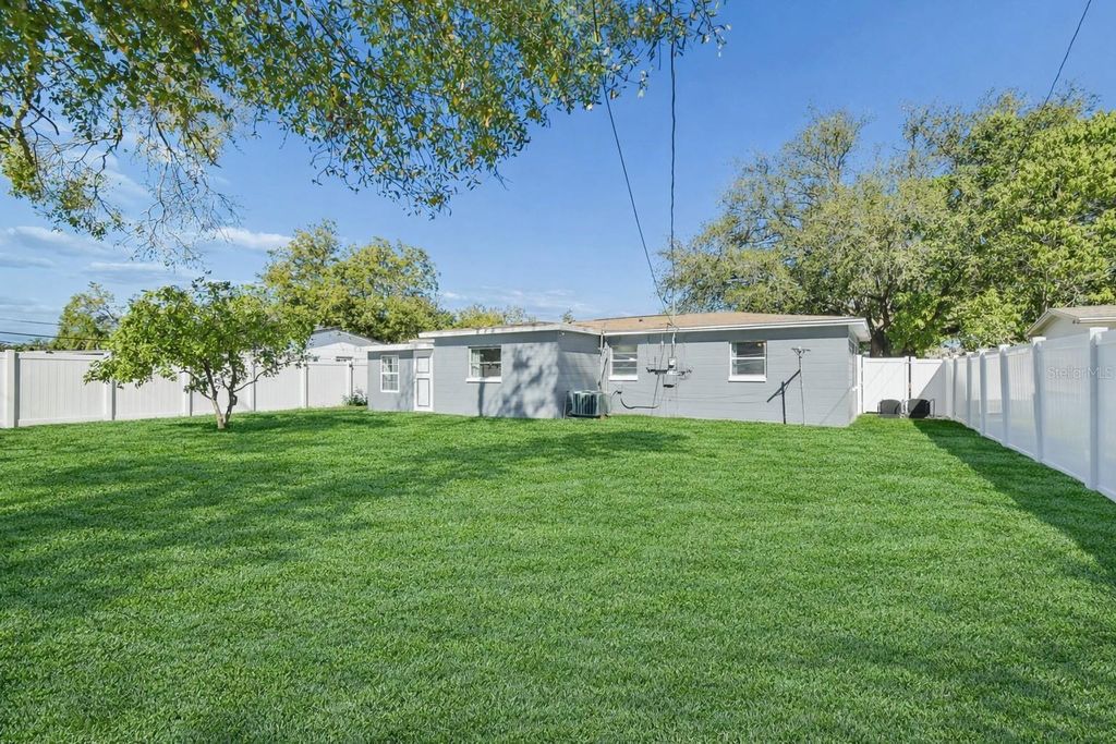 Image 34 of property listing at 3316 W LOUISIANA AVENUE, Tampa, FL 33614