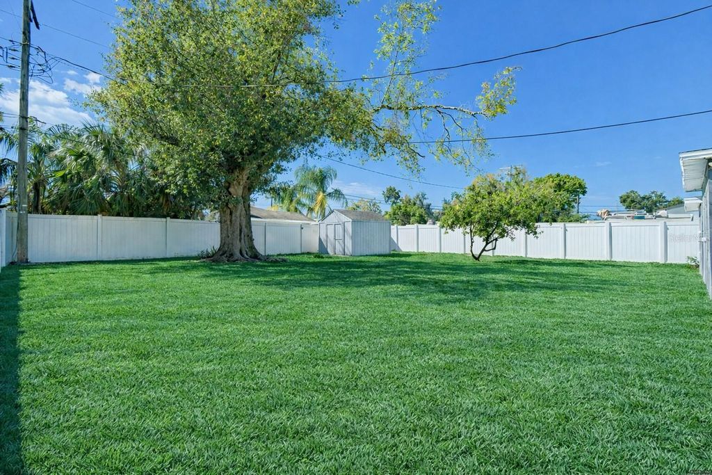 Image 35 of property listing at 3316 W LOUISIANA AVENUE, Tampa, FL 33614