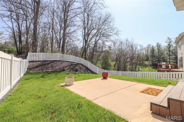 7202 Tournament Drive, St Louis, MO 63129