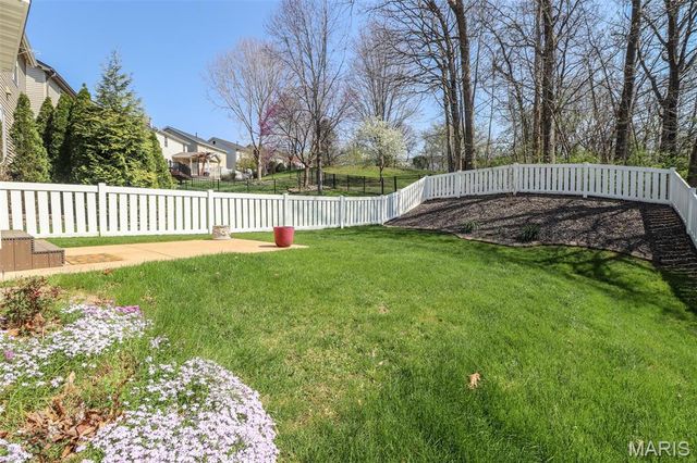 7202 Tournament Drive, St Louis, MO 63129