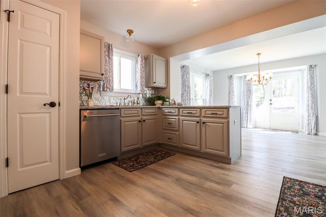 7202 Tournament Drive, St Louis, MO 63129