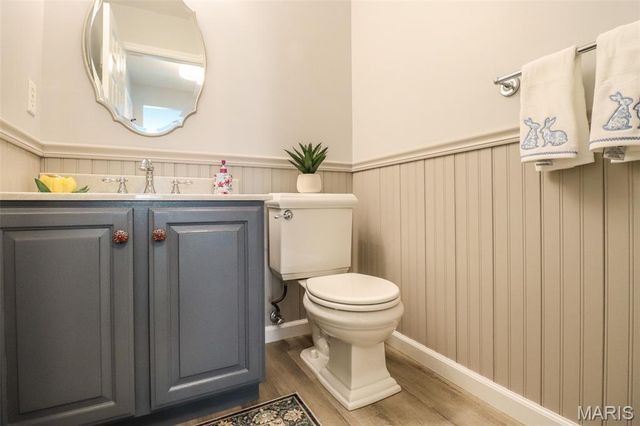 7202 Tournament Drive, St Louis, MO 63129