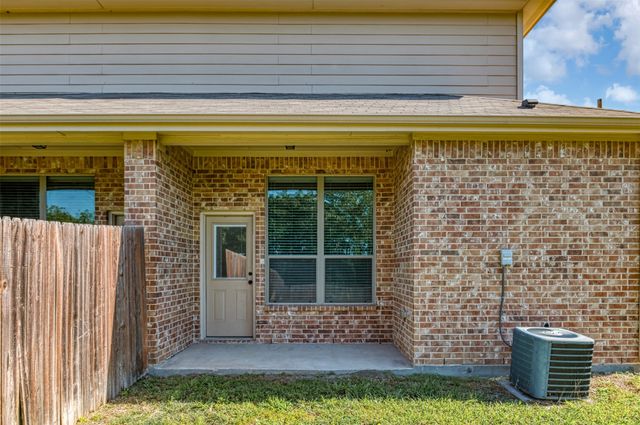 341 Orbit Drive, Lavon, TX 75166
