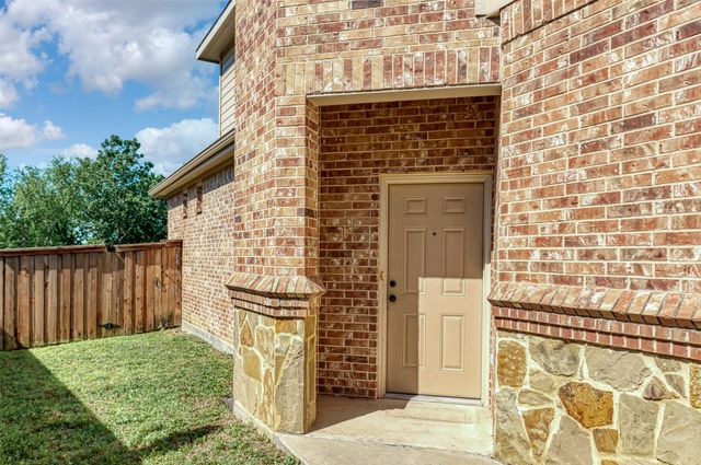 341 Orbit Drive, Lavon, TX 75166