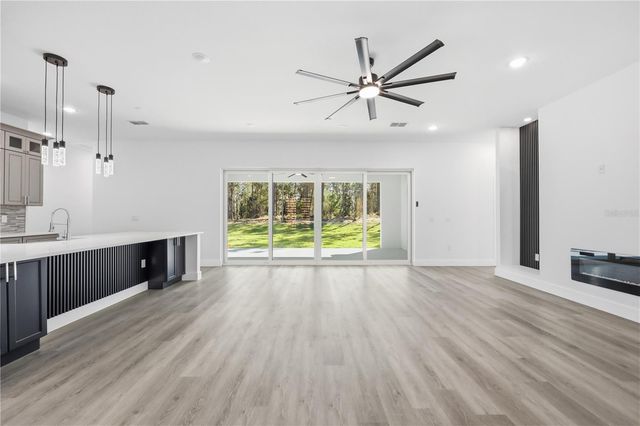 1349 CR 243 A, Wildwood, FL 34785