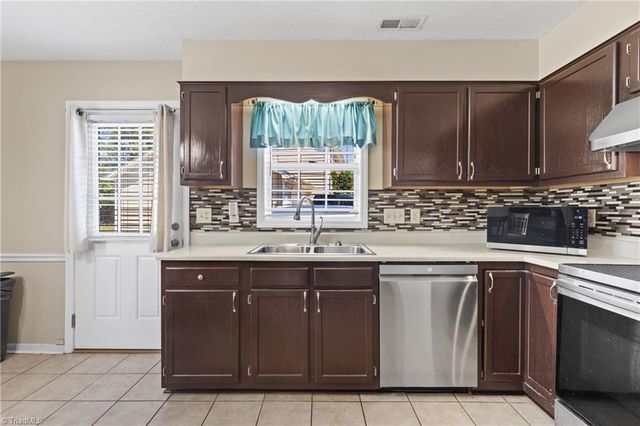1402 Coventry Woods Court, Greensboro, NC 27405