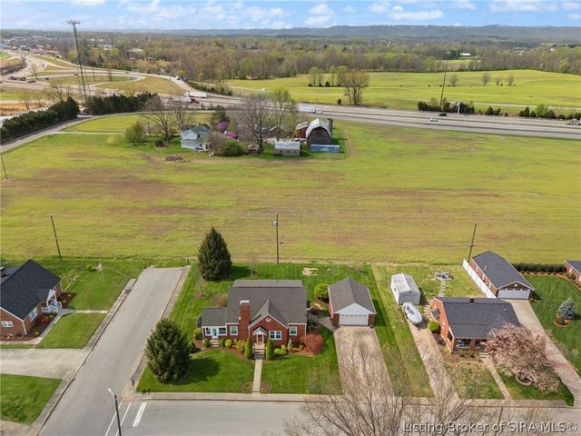 403 South Street, Sellersburg, IN 47172