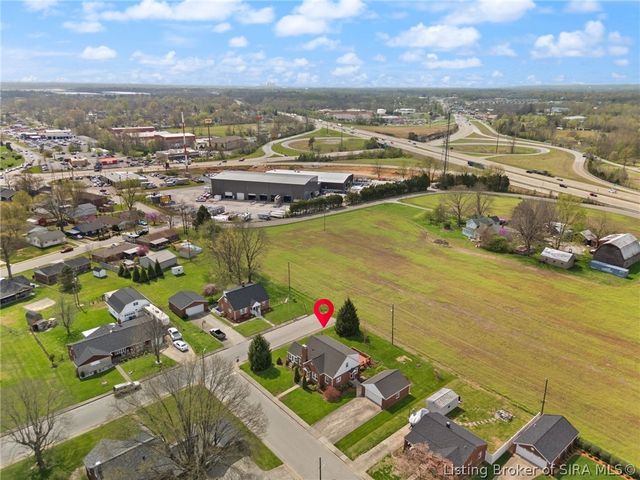 403 South Street, Sellersburg, IN 47172