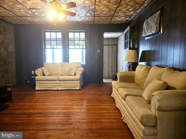 2046 S BUCKNELL ST, Philadelphia, PA 19145