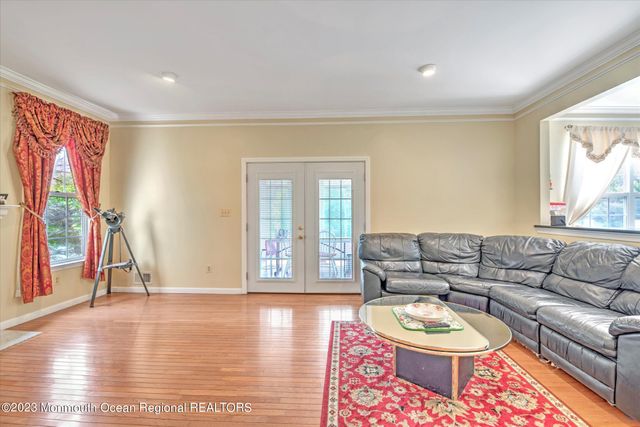 23 Stevenson Drive, Marlboro, NJ 07746
