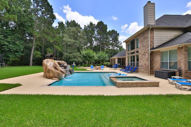 12210 Hallowed Oaks, Magnolia, TX 77354