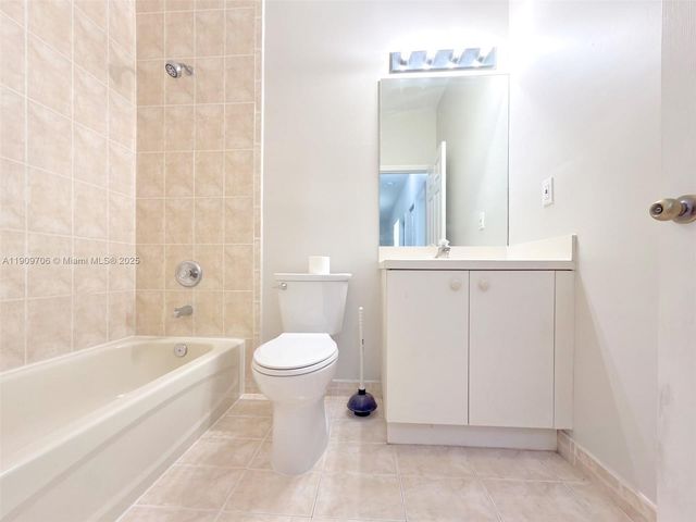 2610 NE 3rd Dr 203, Homestead, FL 33033